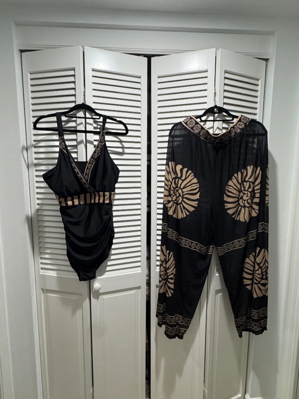 NEVER WORN Geometric print two piece swimsuit US 12
